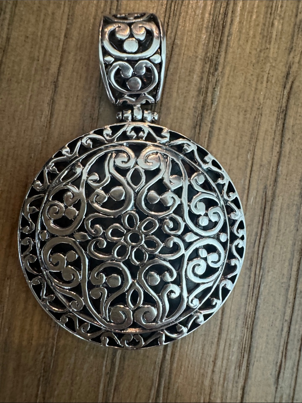 Intricate Filigree Round Pendant Necklace - Silver
